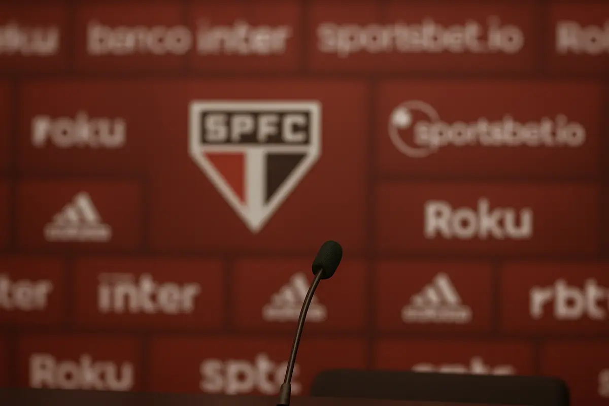 Casares pode sofrer impeachment no São Paulo? O que o estatuto prevê e por que o tema voltou ao centro do clube