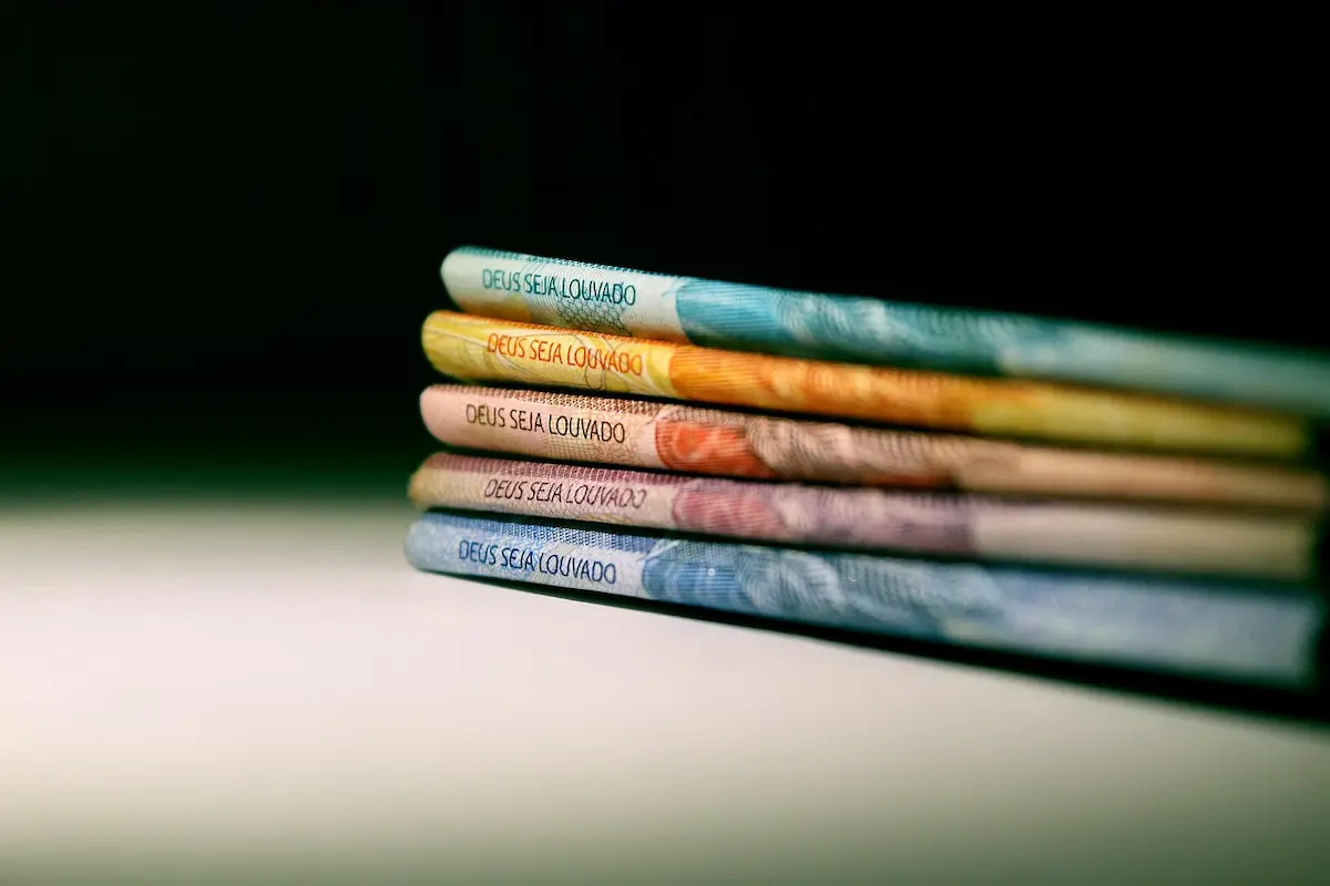 Governo oficializa novo salário mínimo de R$ 1.621 em 2026