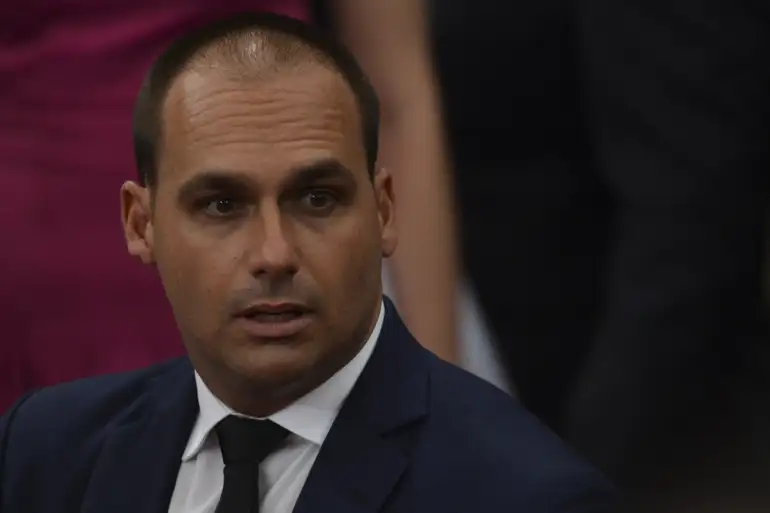 PF determina retorno imediato de Eduardo Bolsonaro ao cargo de escrivão da Polícia Federal