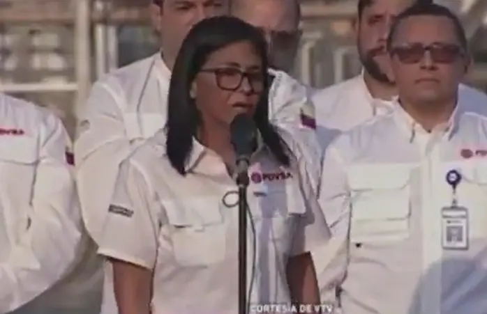 Presidente interina da Venezuela diz “chega de ordens de Washington” e reage aos EUA