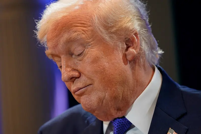 Trump chama decisão da Suprema Corte sobre tarifas de “terrível” e anuncia nova tarifa global de 10%