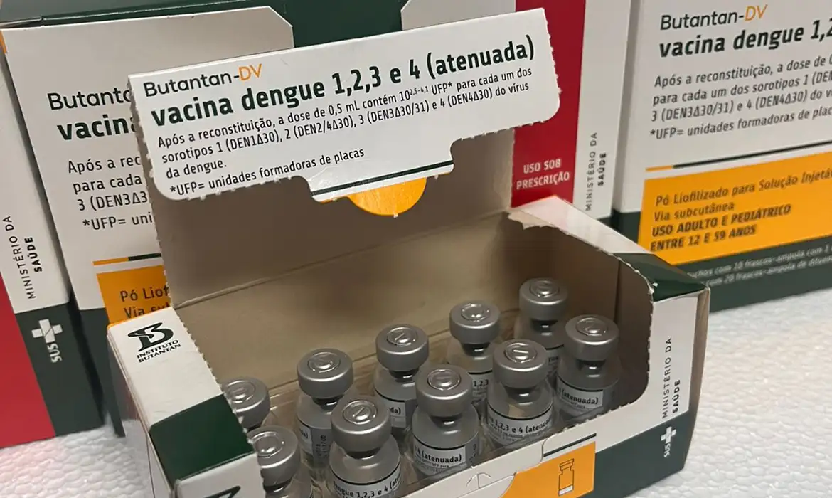 Ministério da Saúde suspende vacina contra dengue do Butantan após dois óbitos e 42 casos de reação adversa grave