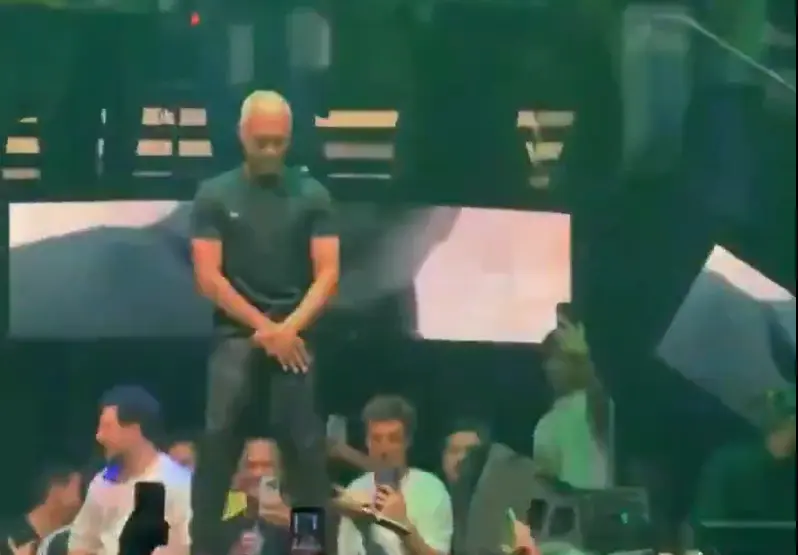 Romário dança em festa nos EUA e reacende debate sobre atuação remota no Senado