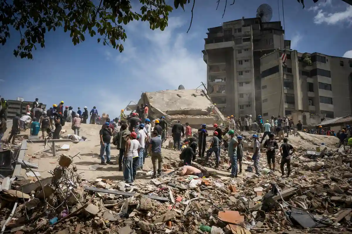 Mortos em terremotos na Venezuela chegam a 920, e buscas por desaparecidos entram em fase crítica