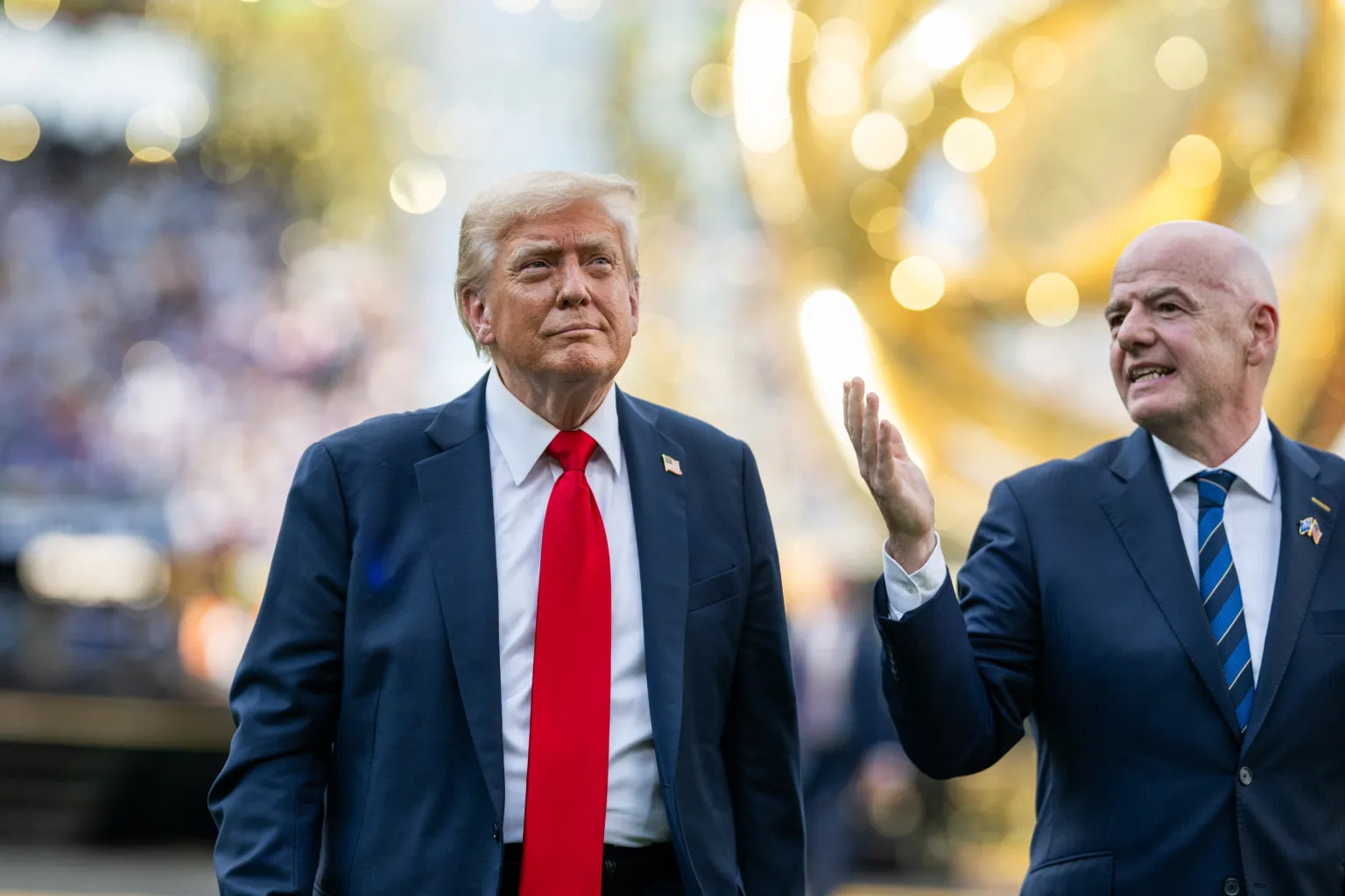 Trump diz que pediu revisão à FIFA, e suspensão de Balogun abre crise na Copa
