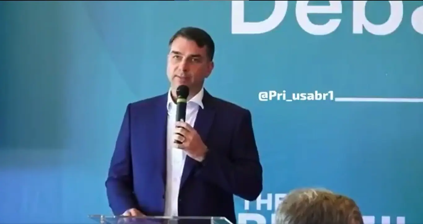 Flávio associa urnas brasileiras à Venezuela em fala a embaixadores; TSE nega vínculo