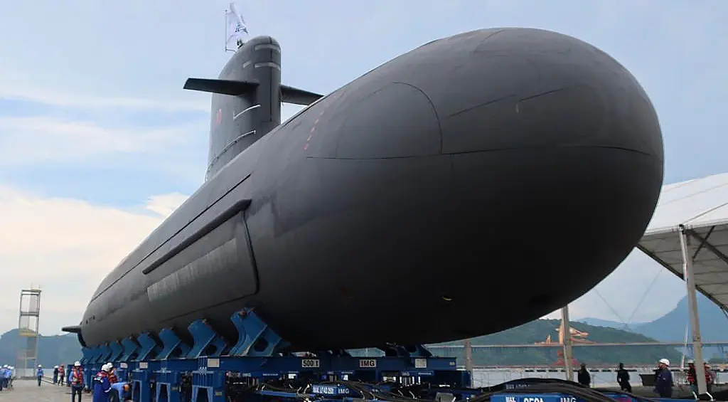 Renan defende bomba atômica; Lula liga submarino nuclear à soberania