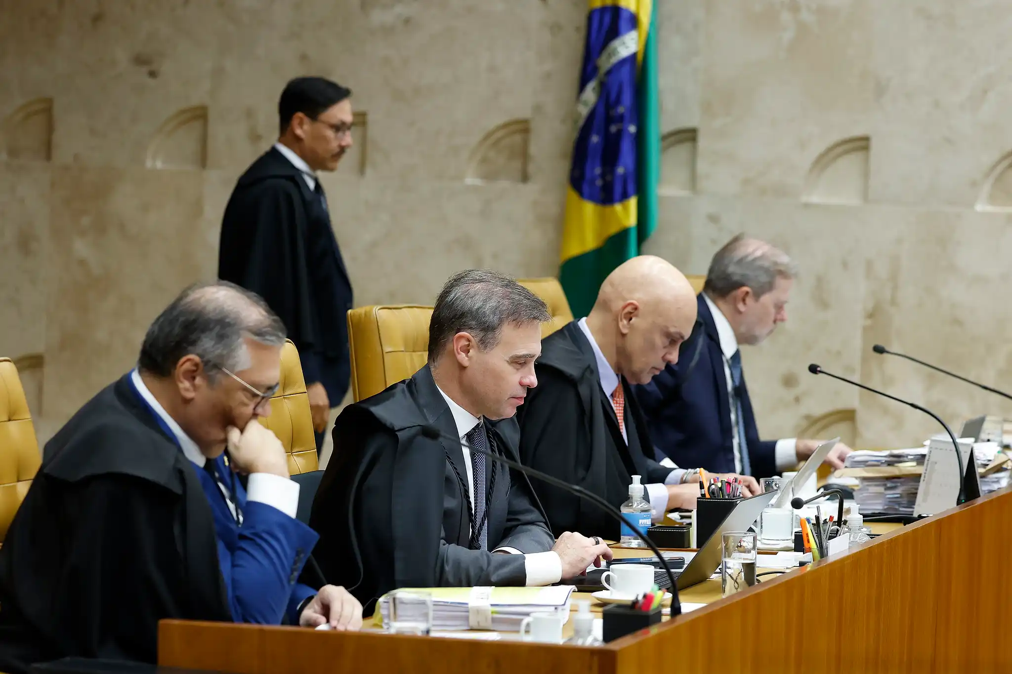 Mendonça leva caso Moraes ao plenário; STF terá de decidir validade do relatório da PF
