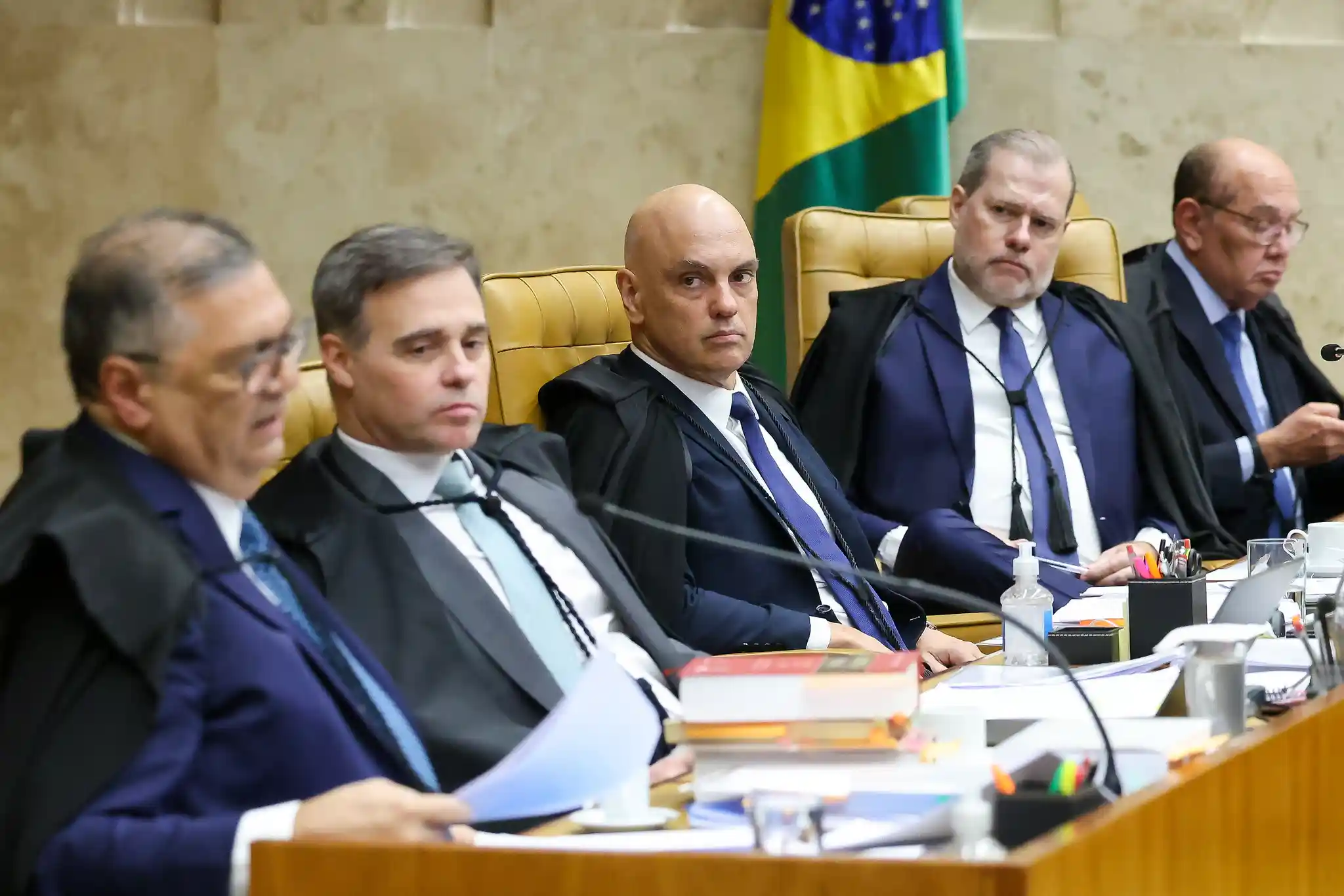 Sessão plenária extraordinária do STF, 15 de setembro de 2026.